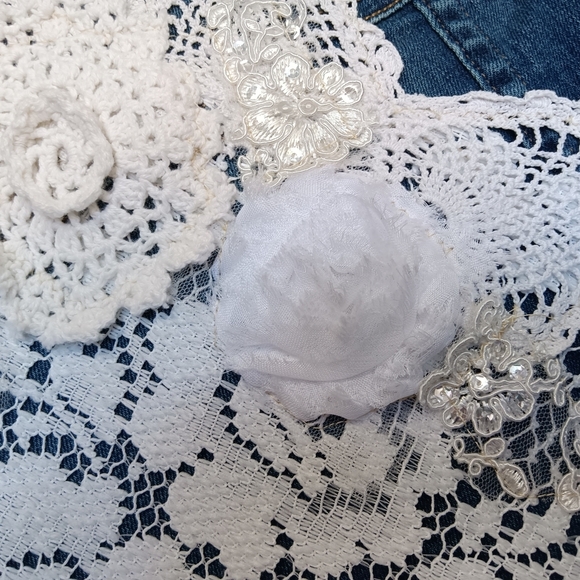 CLEARANCE SALE!! Custom Levi's Denim Jacket with Intricate White Lace - Picture 6 of 11